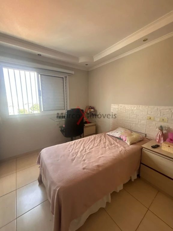 Casa (Sobrado) para Venda, 3 dorm(s), 1 suite(s), 4 vaga(s), 240 m²