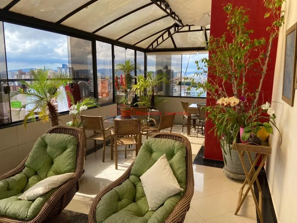 Apto Duplex  Cobertura, na Vila Esperança , ótima localização , 3 dormt, 1 suíte, 2 vagas, 120 m² com armarios embutidos em ótimo estado.